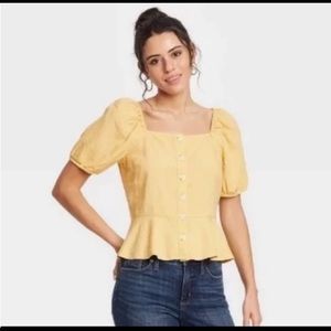 Universal Thread Linen Top Host Pick